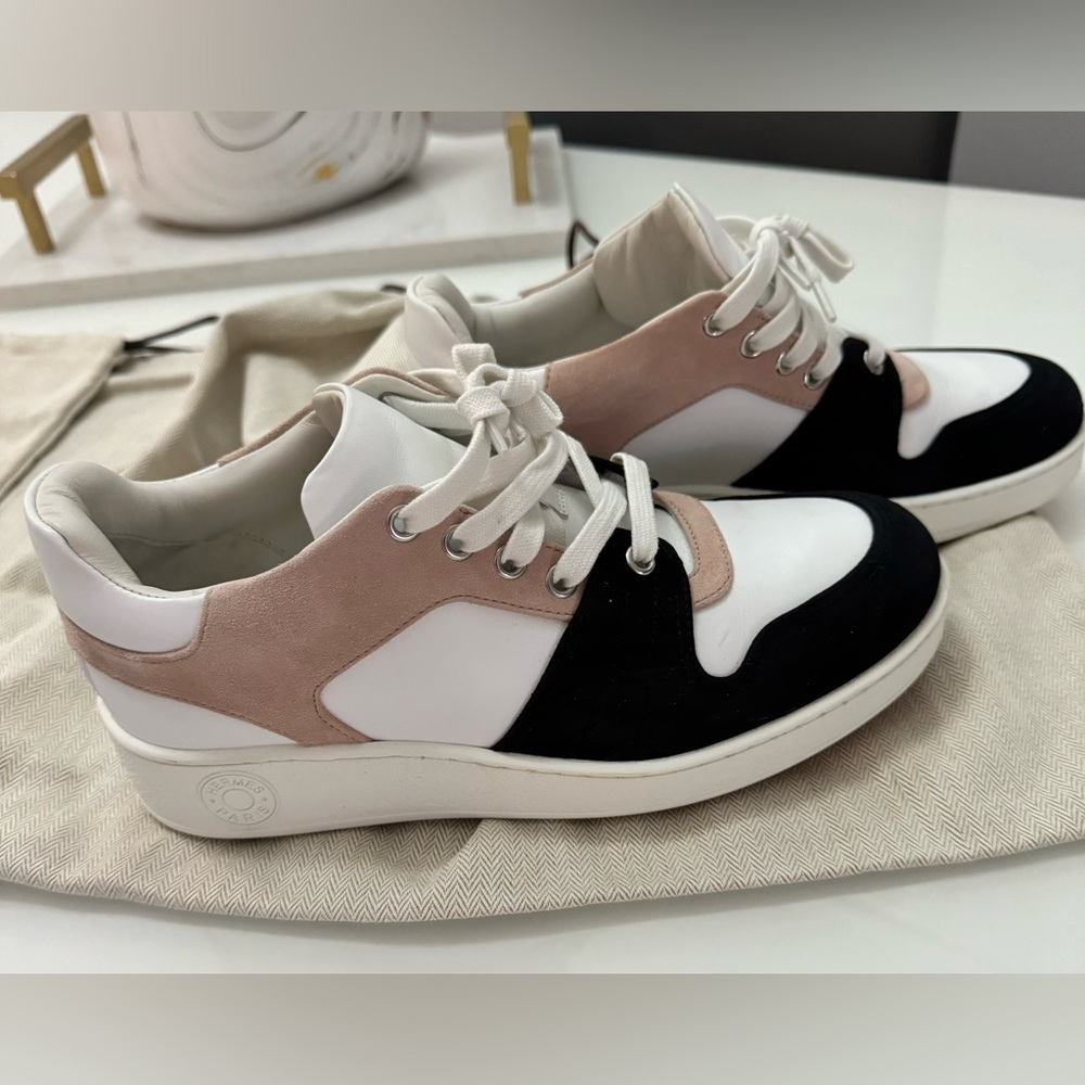Hermes, size 7
Women's Free Sneakers Leather and Suede